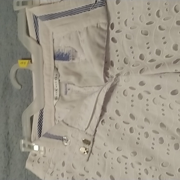 Lovely ladies white pants - Picture 3 of 12